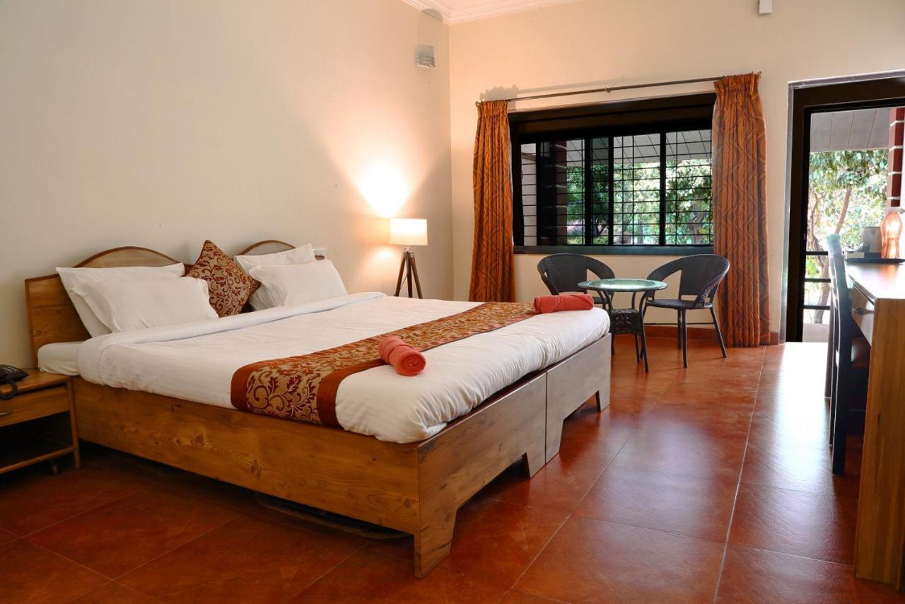 Pinewood Resort Karjat Exterior foto